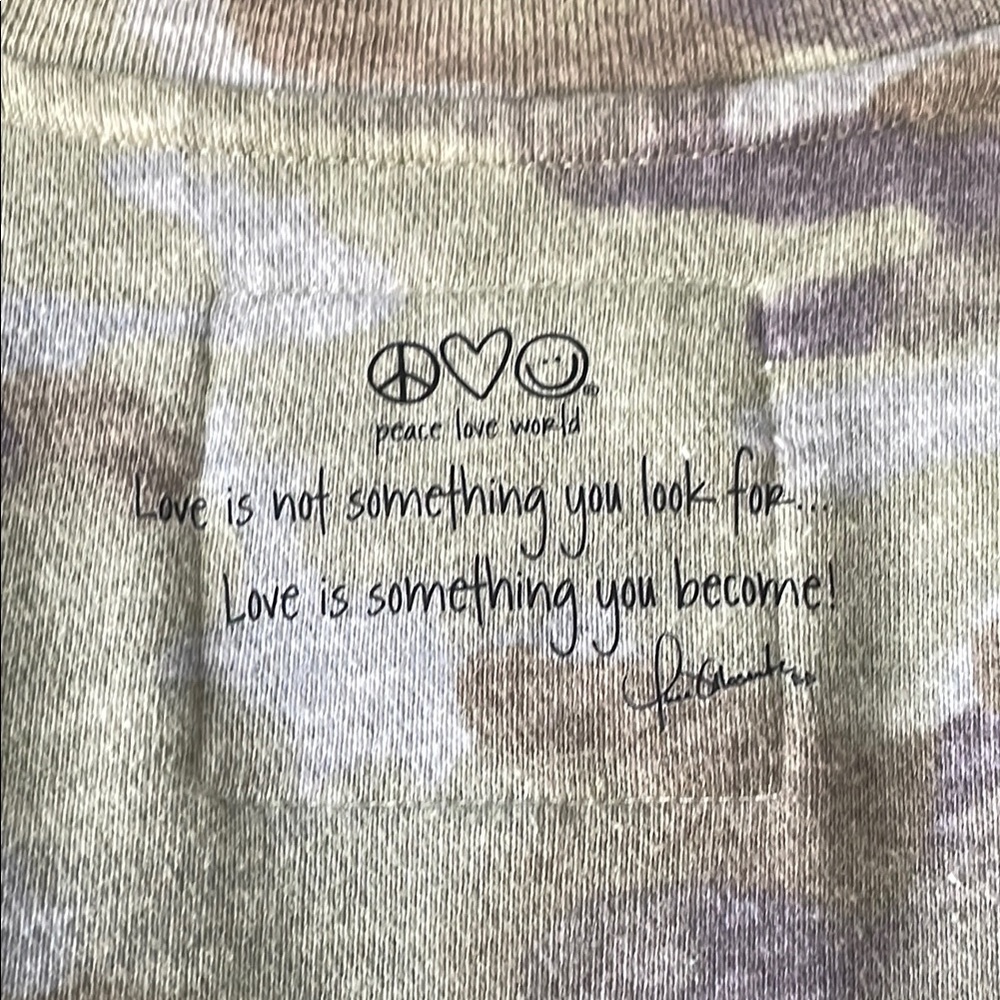 Peace Love World French Terry Hi Low Hem Pullover Camo 1X - Picture 7 of 10